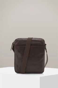 Strellson Kleine Schultertasche Coleman, Dunkelbraun